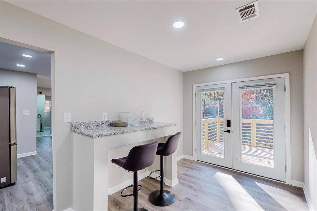 9 BR in College Park