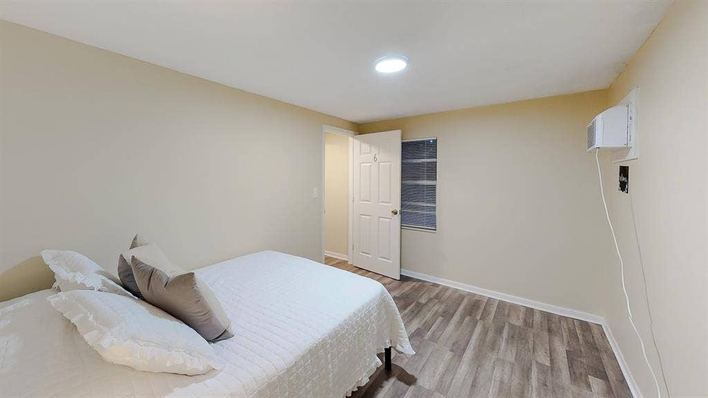 7 BR in Tampa