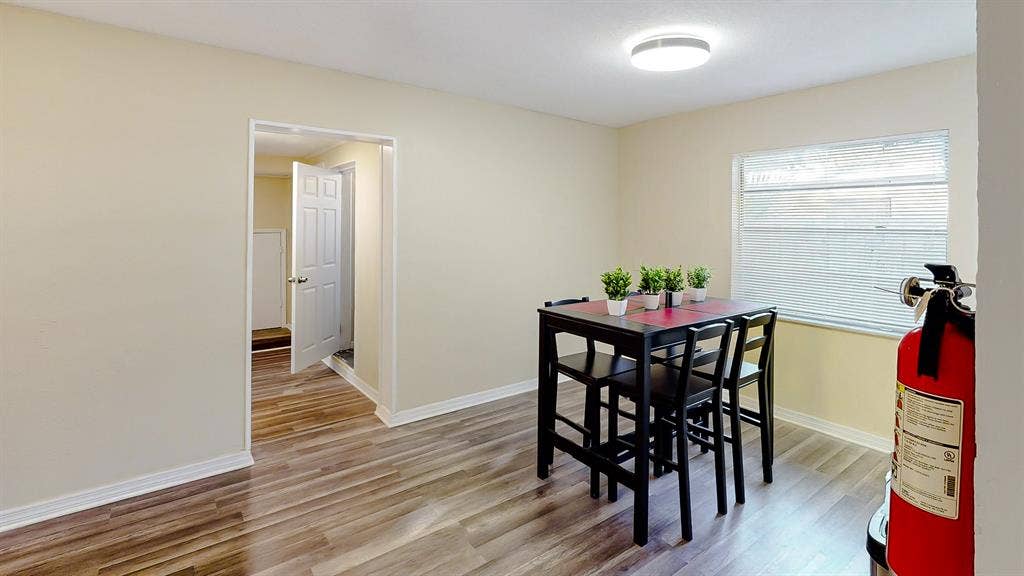 7 BR in Tampa