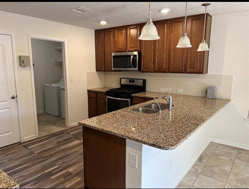 5 BR in Houston