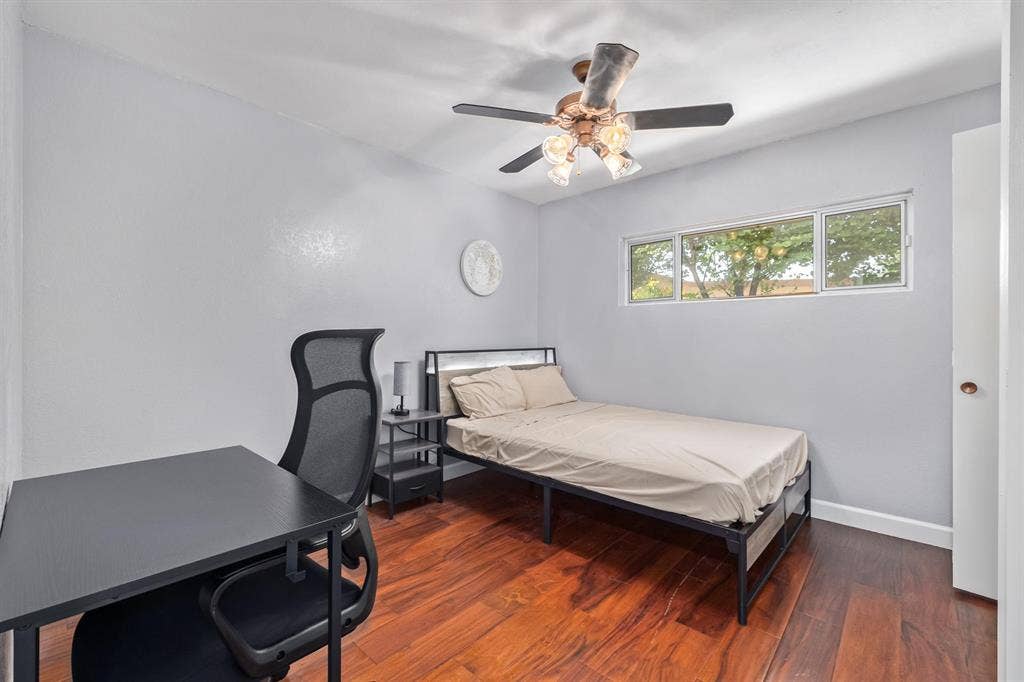 8 BR in Phoenix