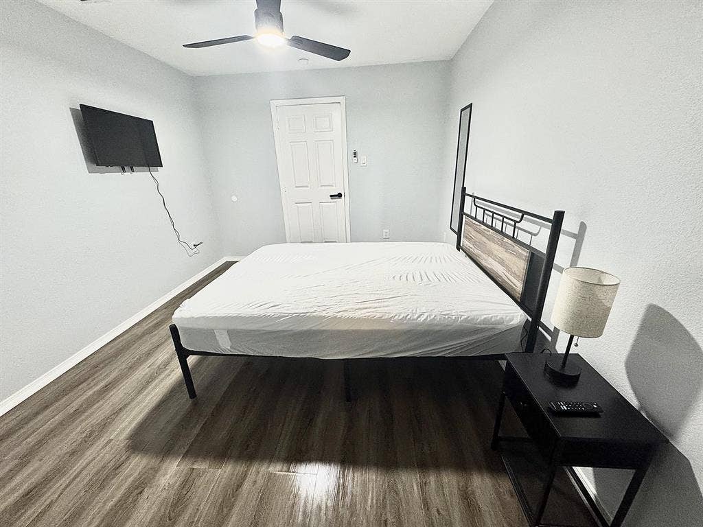 9 BR in Houston