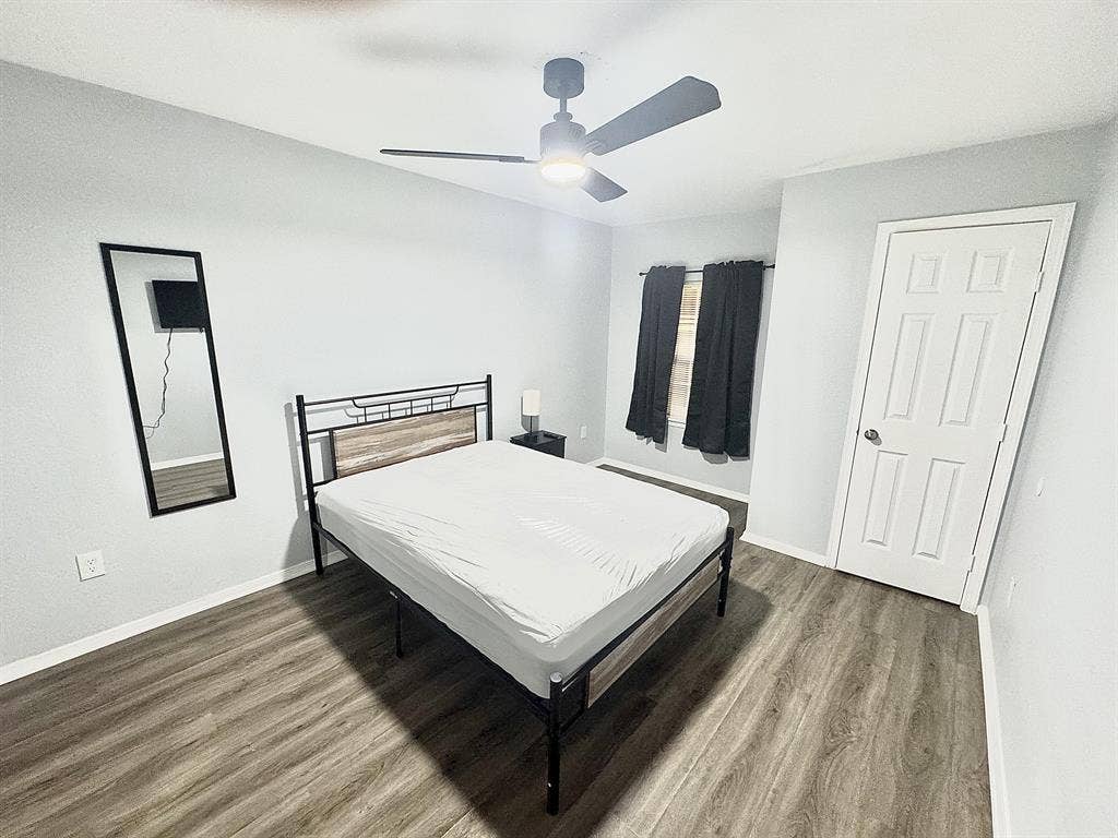 9 BR in Houston