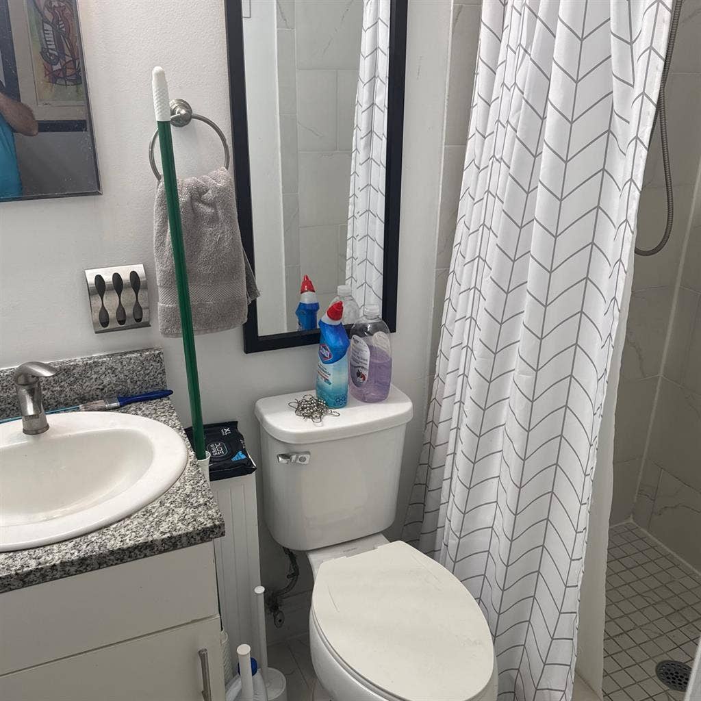 2 bedroom and 2 bathroom Apartment