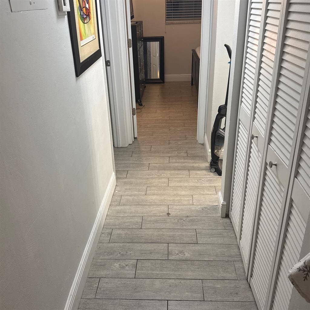 2 bedroom and 2 bathroom Apartment