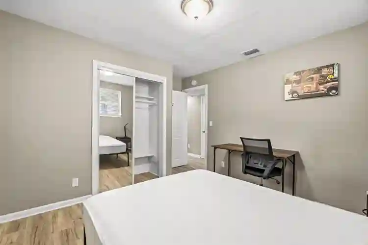 7 BR in Jacksonville