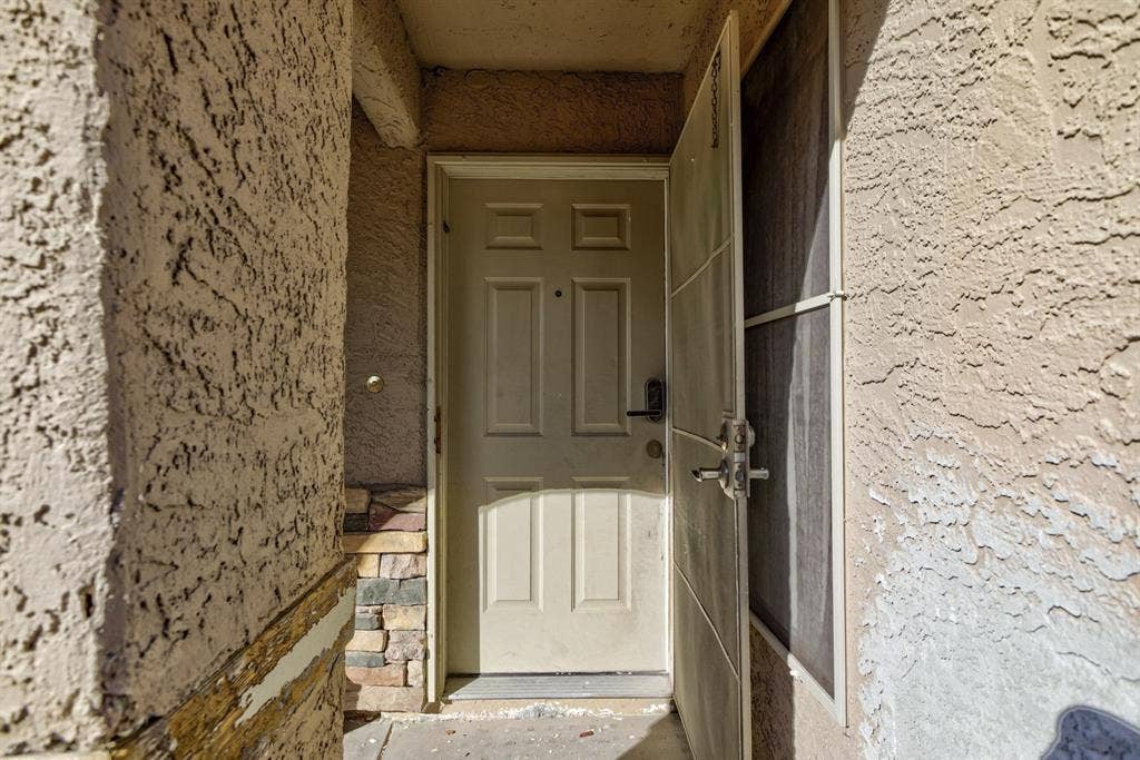 8 BR in Henderson