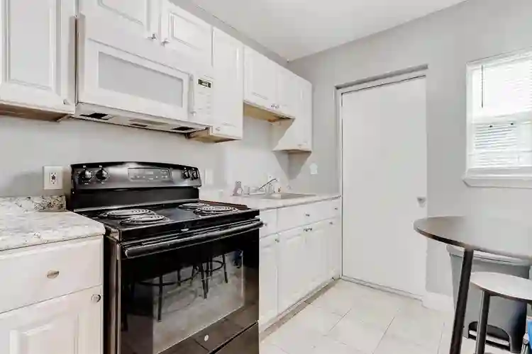 6 BR in Jacksonville