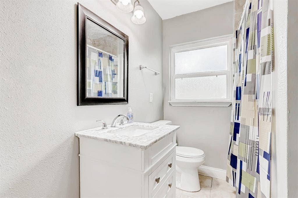 6 BR in Jacksonville