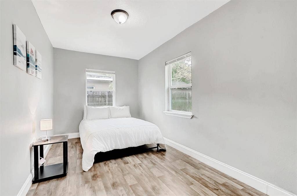 6 BR in Jacksonville