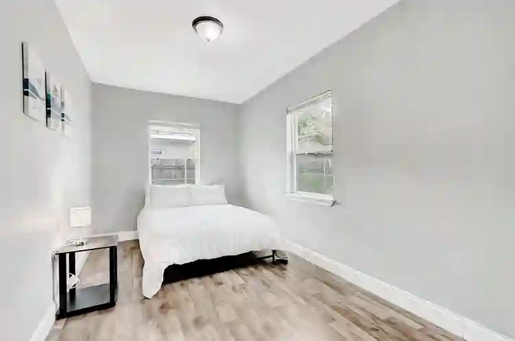 6 BR in Jacksonville