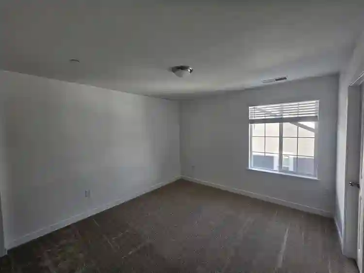 Erie Room – All Utilities Incl.