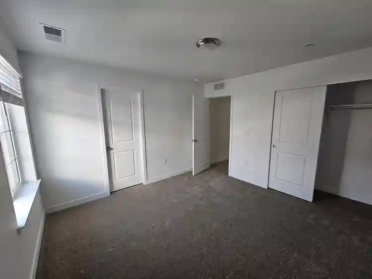 Erie Room – All Utilities Incl.