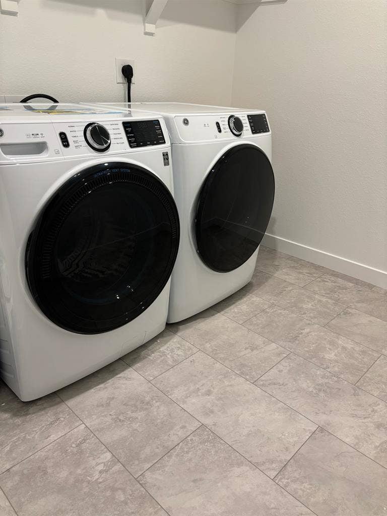 Erie Room – All Utilities Incl.