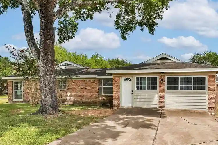7 BR in Houston