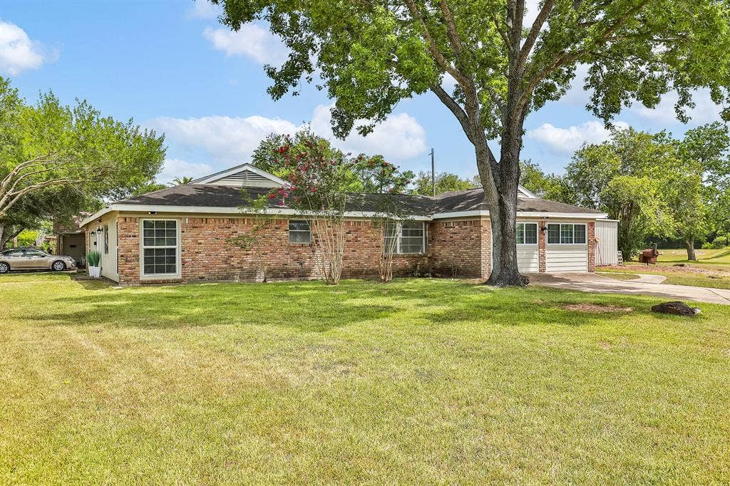 7 BR in Houston