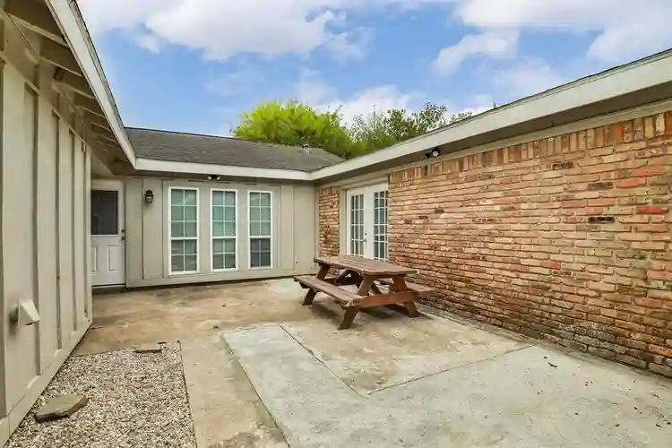 7 BR in Houston