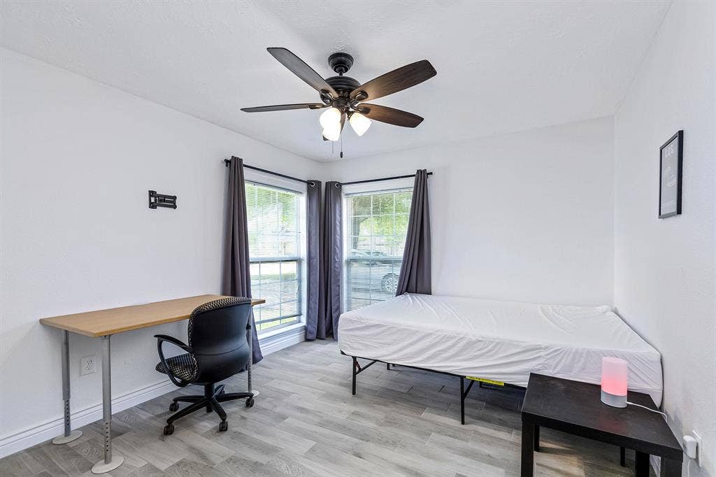 7 BR in Houston