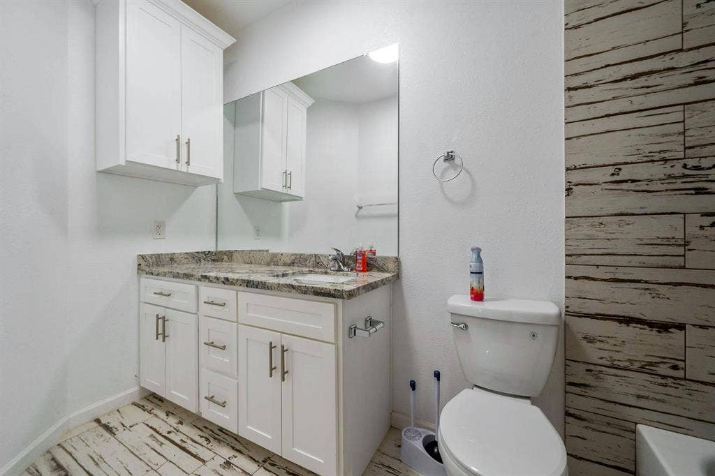 8 BR in Houston