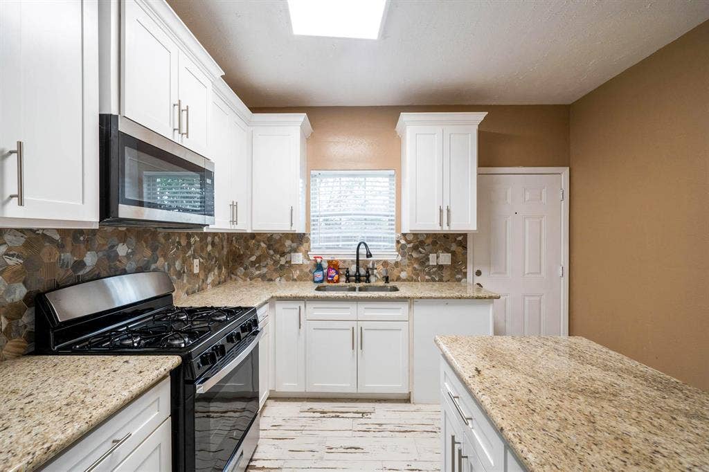 8 BR in Houston
