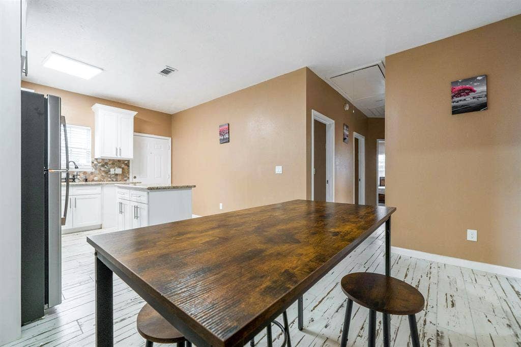 8 BR in Houston
