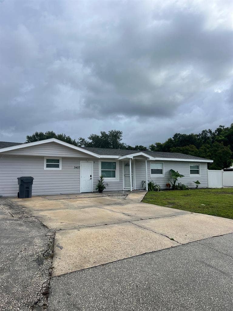 7 BR in Lakeland