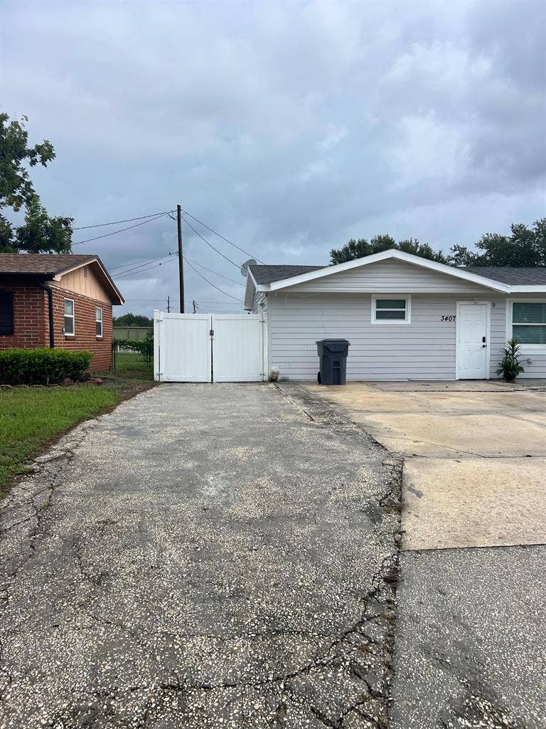 7 BR in Lakeland