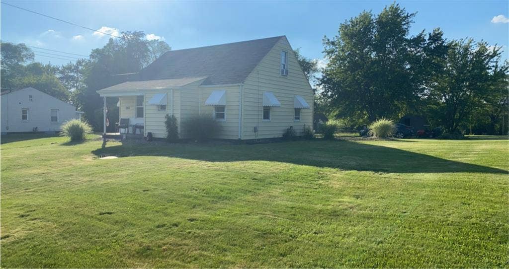 East canton, room for rent