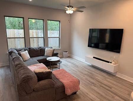 2 BR in Houston
