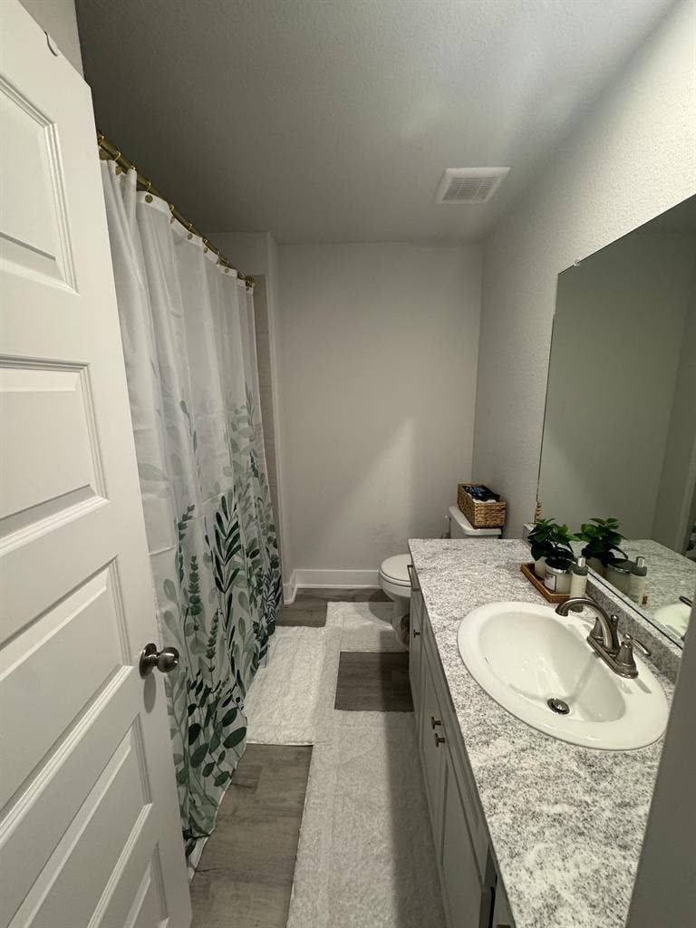 2 BR in Houston