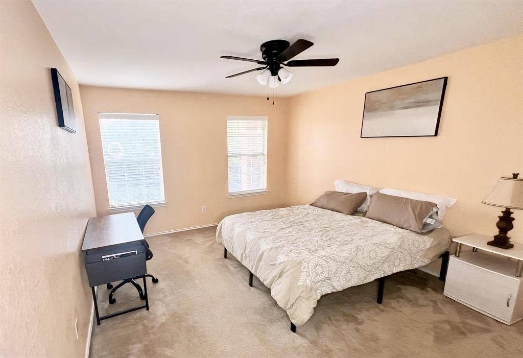 9 BR in Northeast Side