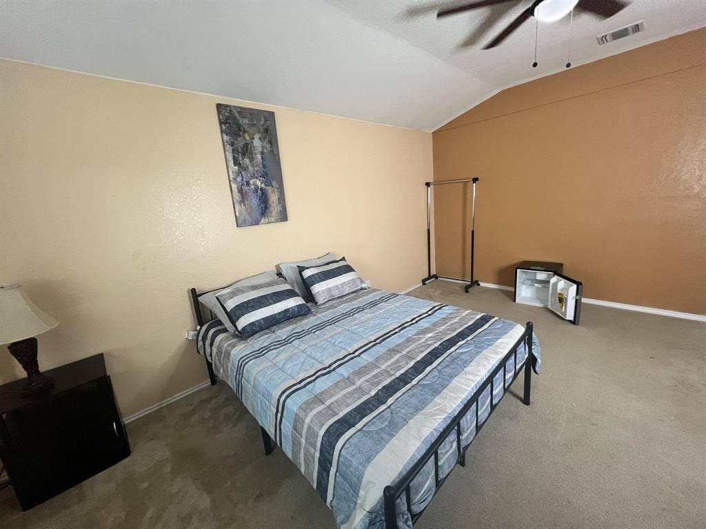 9 BR in Northeast Side