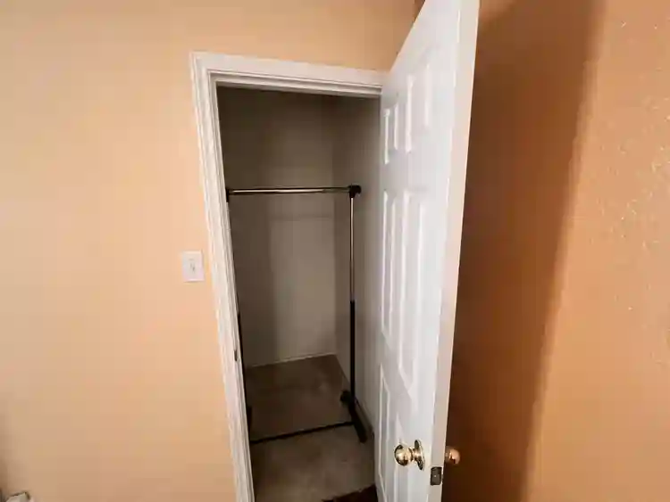 9 BR in Northeast Side