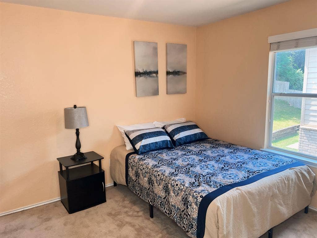 9 BR in Northeast Side