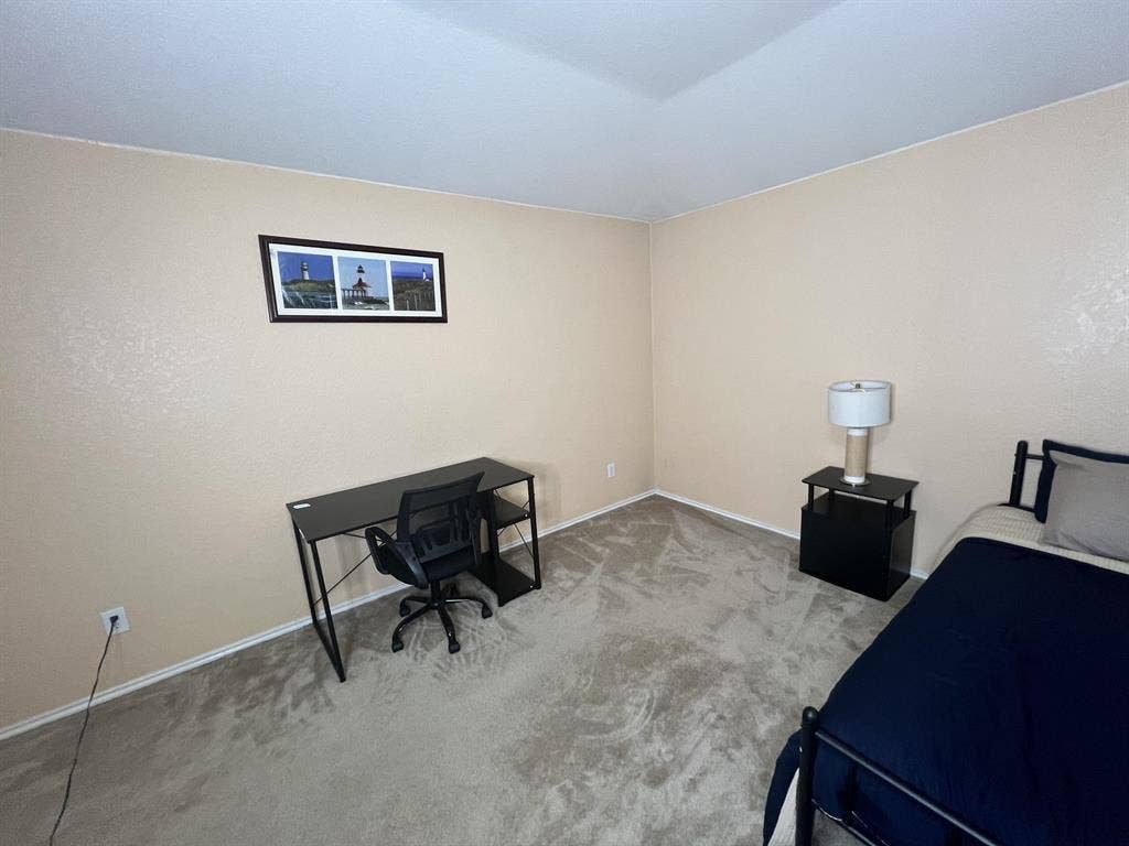 9 BR in Northeast Side