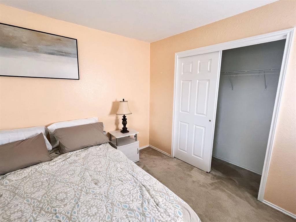 9 BR in Northeast Side