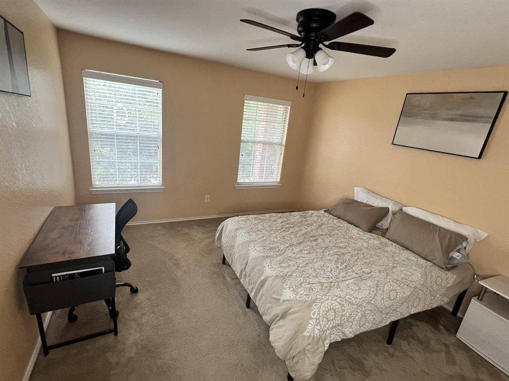 9 BR in Northeast Side