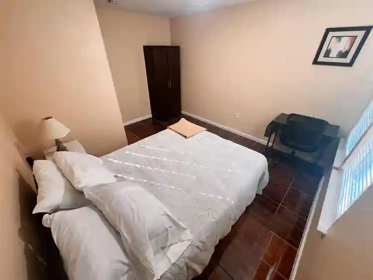9 BR in Northeast Side