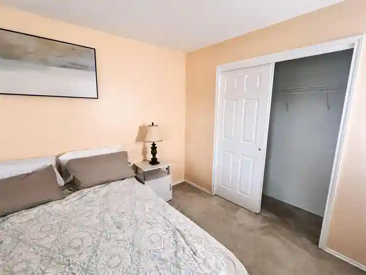 9 BR in Northeast Side