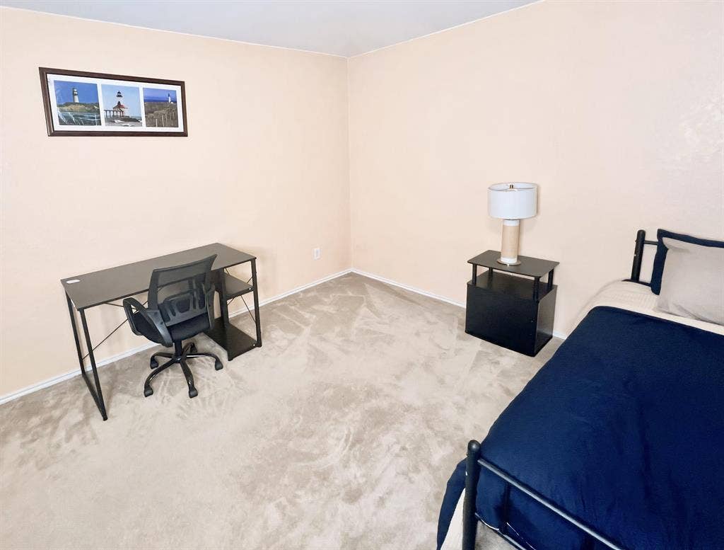 9 BR in Northeast Side