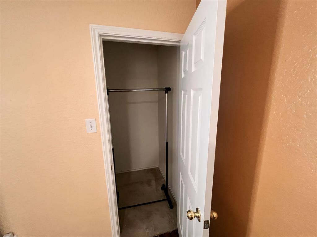 9 BR in Northeast Side