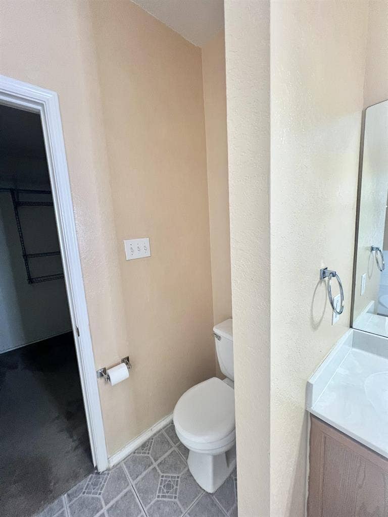 9 BR in Northeast Side