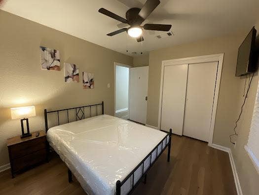 8 BR in Houston