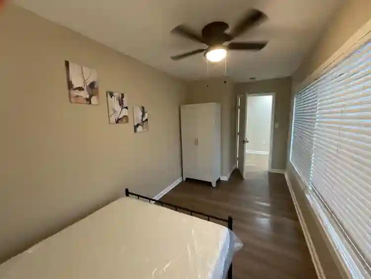 8 BR in Houston