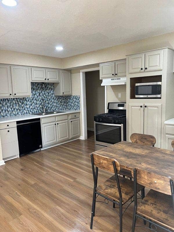 8 BR in Houston