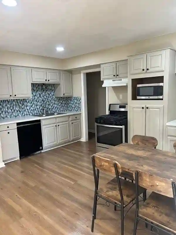 8 BR in Houston