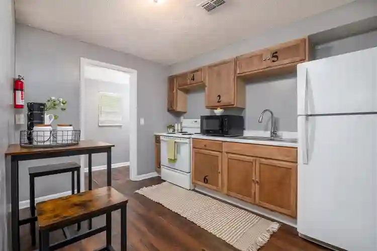 6 BR in Jacksonville