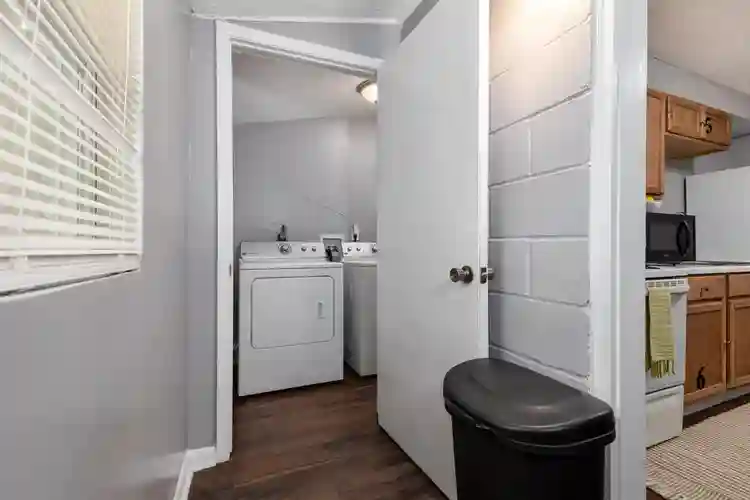 6 BR in Jacksonville