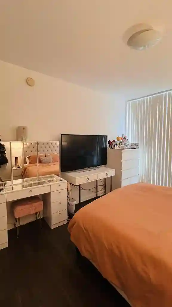 Room for Nov th to January 2th