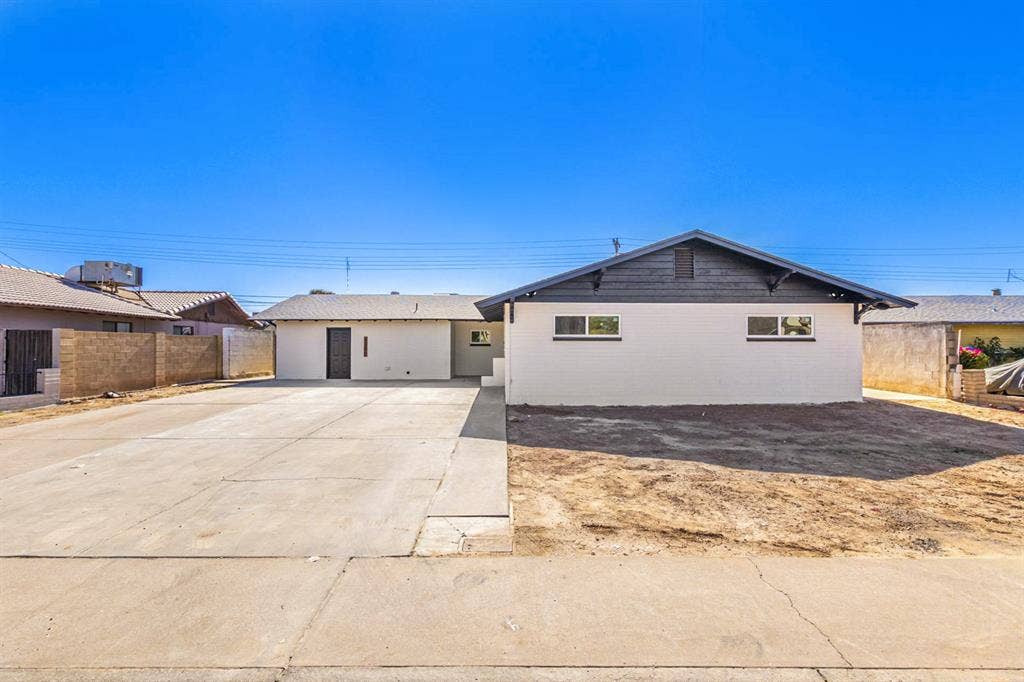 8 BR in Phoenix